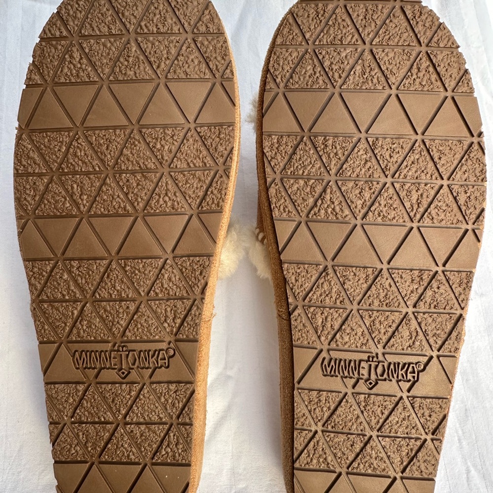 NWB Minnetonka Loni Slippers - Picture 2 of 7